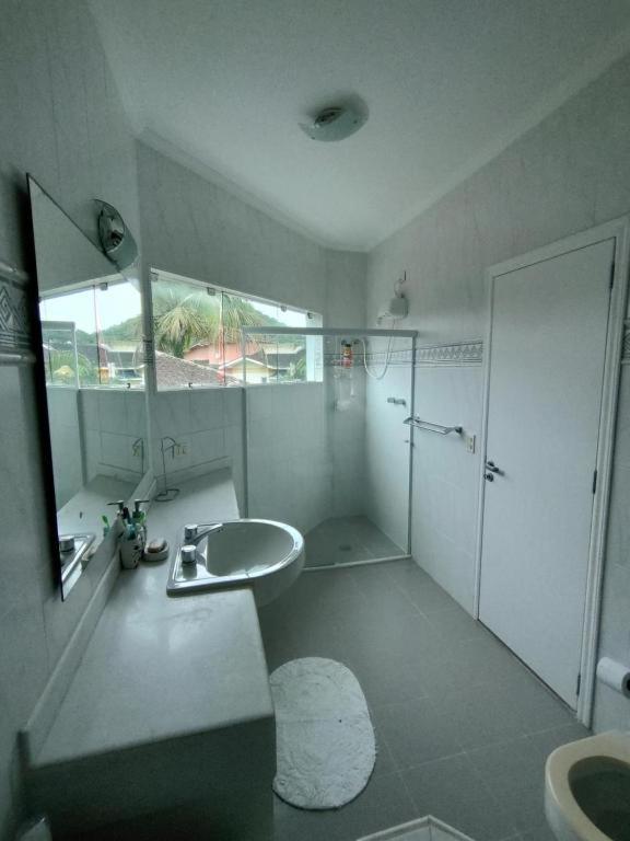 Casa Linda E Espacosa Com Piscina No Guarujá Kültér fotó